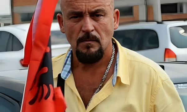 Nezir Mehmetaj arrin në shtëpi, e konfirmon vëllai i tij