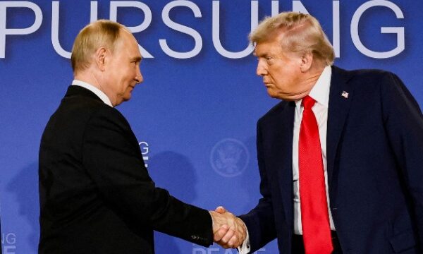 Trump: Do të takohem me Putinin në Budapest për të parë nëse mund t’i japim fund luftës së turpshme mes Rusisë dhe Ukrainës