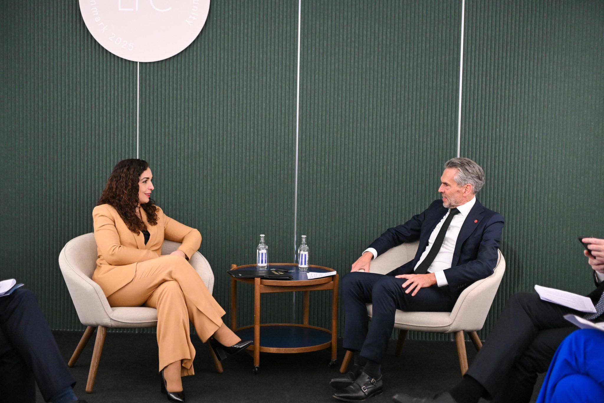 Osmani diskuton me kryeministrin e Holandës për sigurinë, bashkëpunimin ekonomik dhe heqjen e masave të BE-së ndaj Kosovës