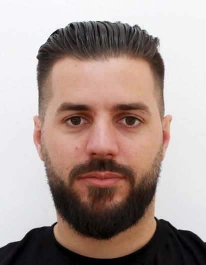 Policia kërkon ndihmën për kapjen e një personi