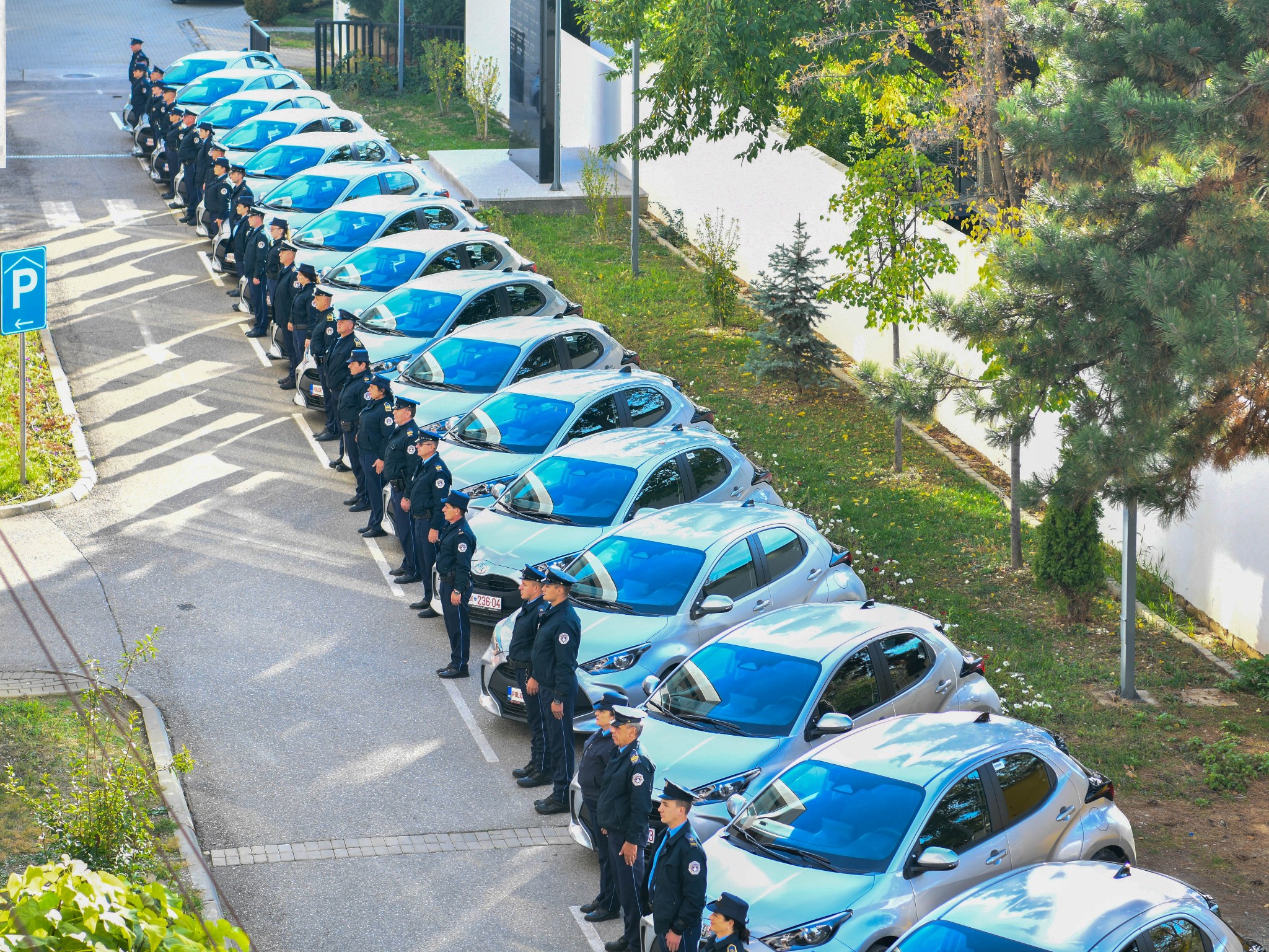 Policia e Kosovës pajiset me 19 vetura të reja hibride – për rritjen e efikasitetit në terren