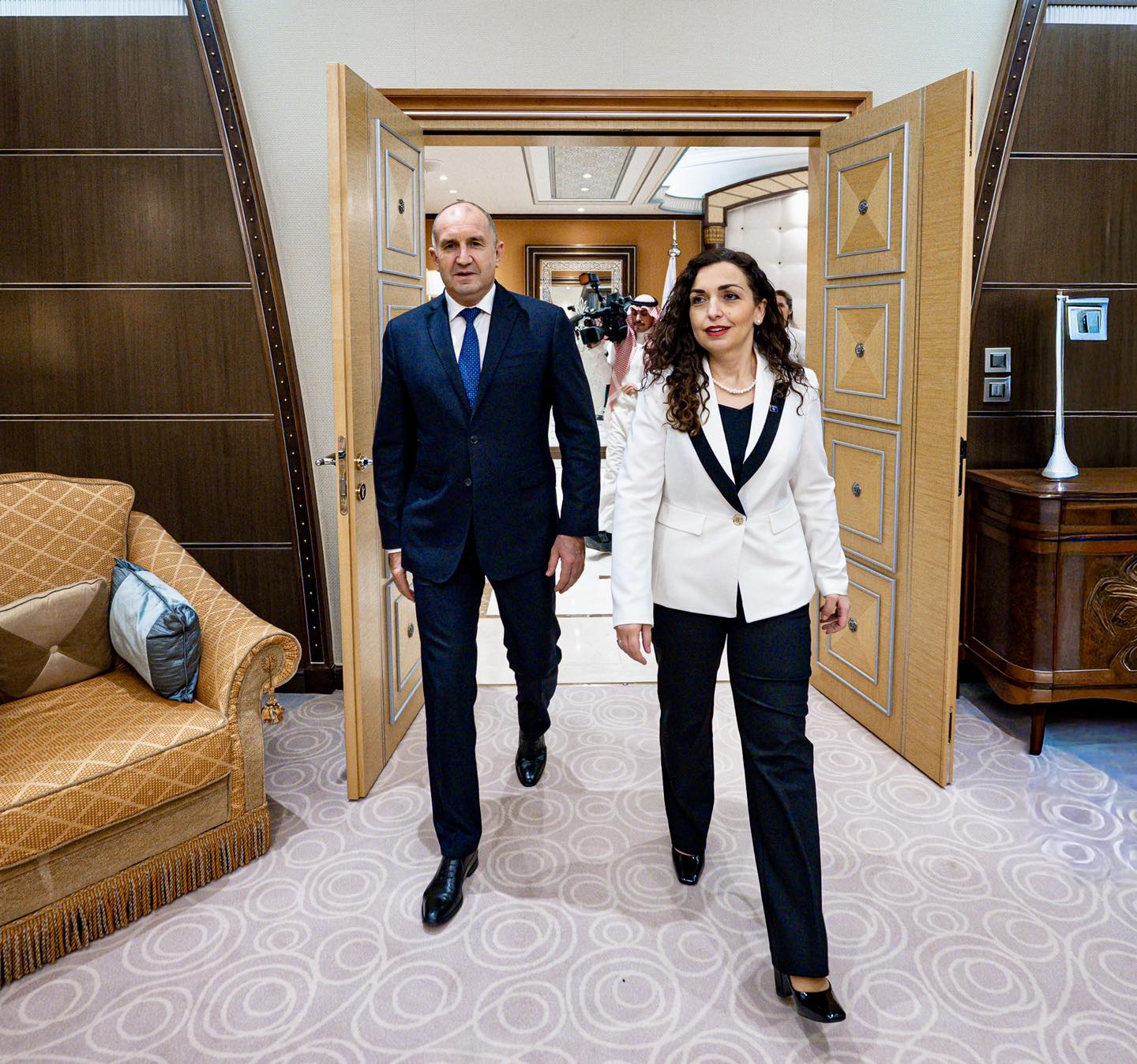 Osmani takohet me presidentin bullgar, flasin për heqjen e masave dhe statusin e vendit kandidat