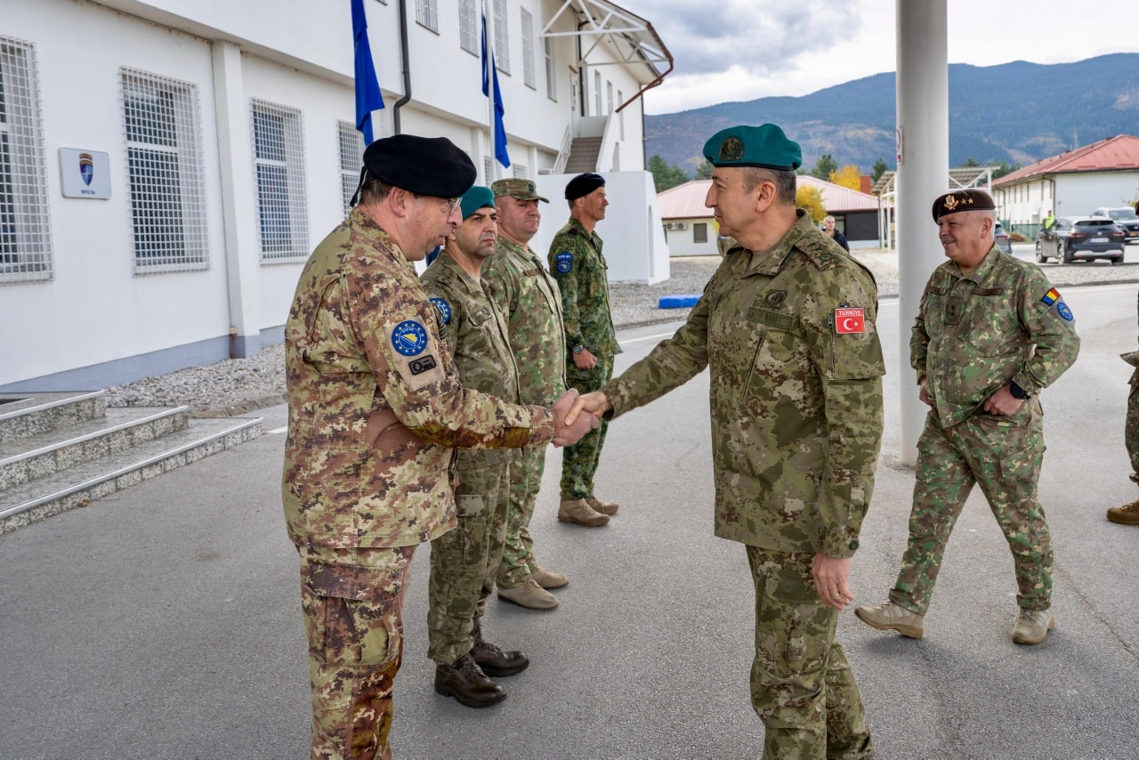 KFOR rikonfirmon angazhimin për siguri dhe stabilitet në Kosovë në takim me EUFOR