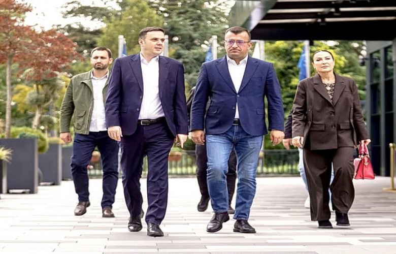 Abdixhiku uron Ilir Feratin për fitoren me 60% në Istog