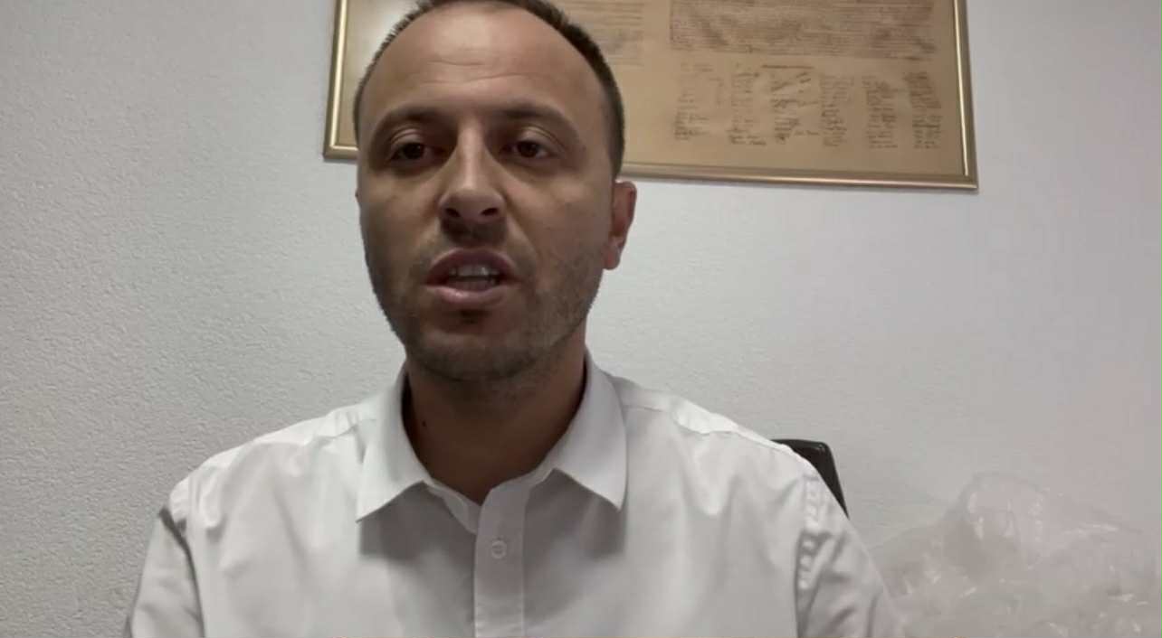 Vonesa në përfitimin e paketës së BE-së dëmton rëndë ekonominë e Kosovës, paralajmëron ekonomisti