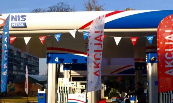 Serbi: Varësi nga nafta ruse dhe sanksione nga SHBA