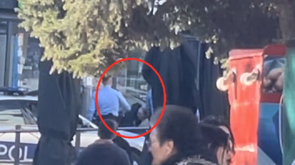 ​Rrahje në Mitrovicë, tre persona dërgohen në spital
