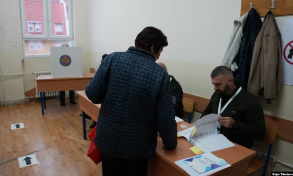 Në Mitrovicë të Veriut u hapën vendvotimet