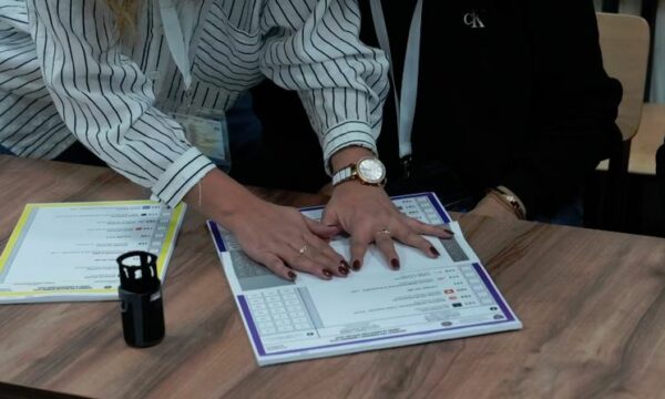 Votimet nëpër Kosovë përmes fotografive