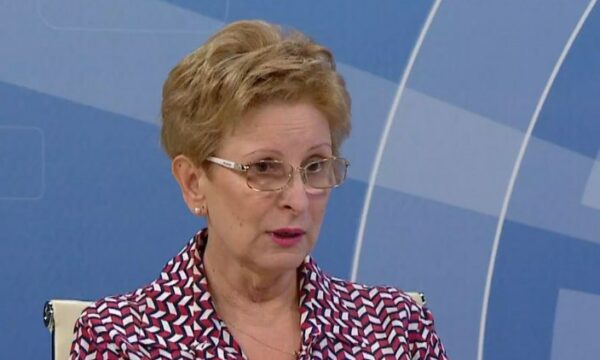Kanceri i gjirit, onkologia: Edhe meshkujt duhet të bëjnë kujdes, e kanë më të lehtë ta dallojnë