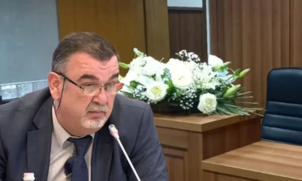U vra në sallën e gjyqit, sot mbahen homazhe për gjyqtarin Astrit Kalaja