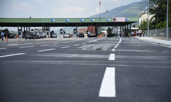 Pezullohet marrëveshja pa kontrolle në kufirin Kosovë-Shqipëri