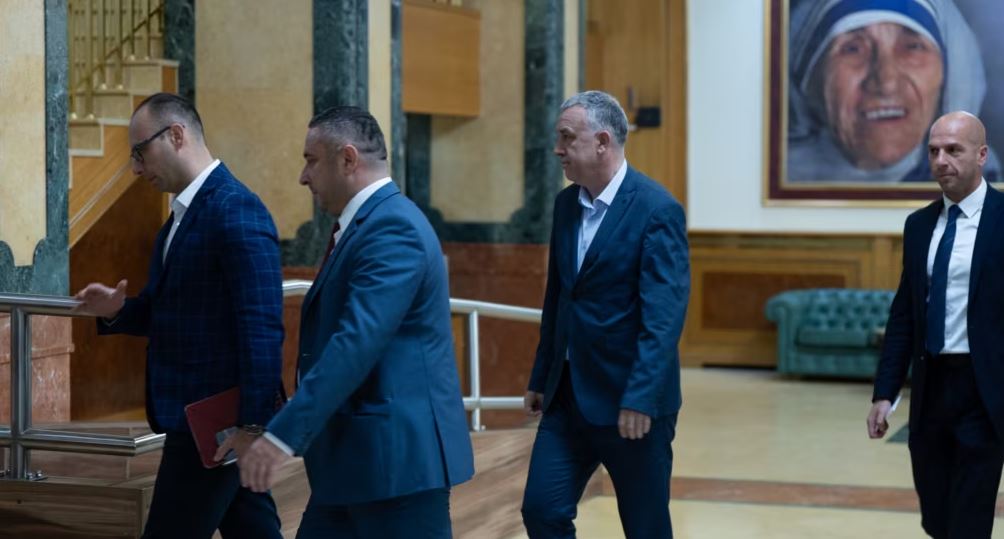 Lista Serbe fiton 9 komuna: Integrim apo përpjekje për rikthim të ndikimit serb në veri?
