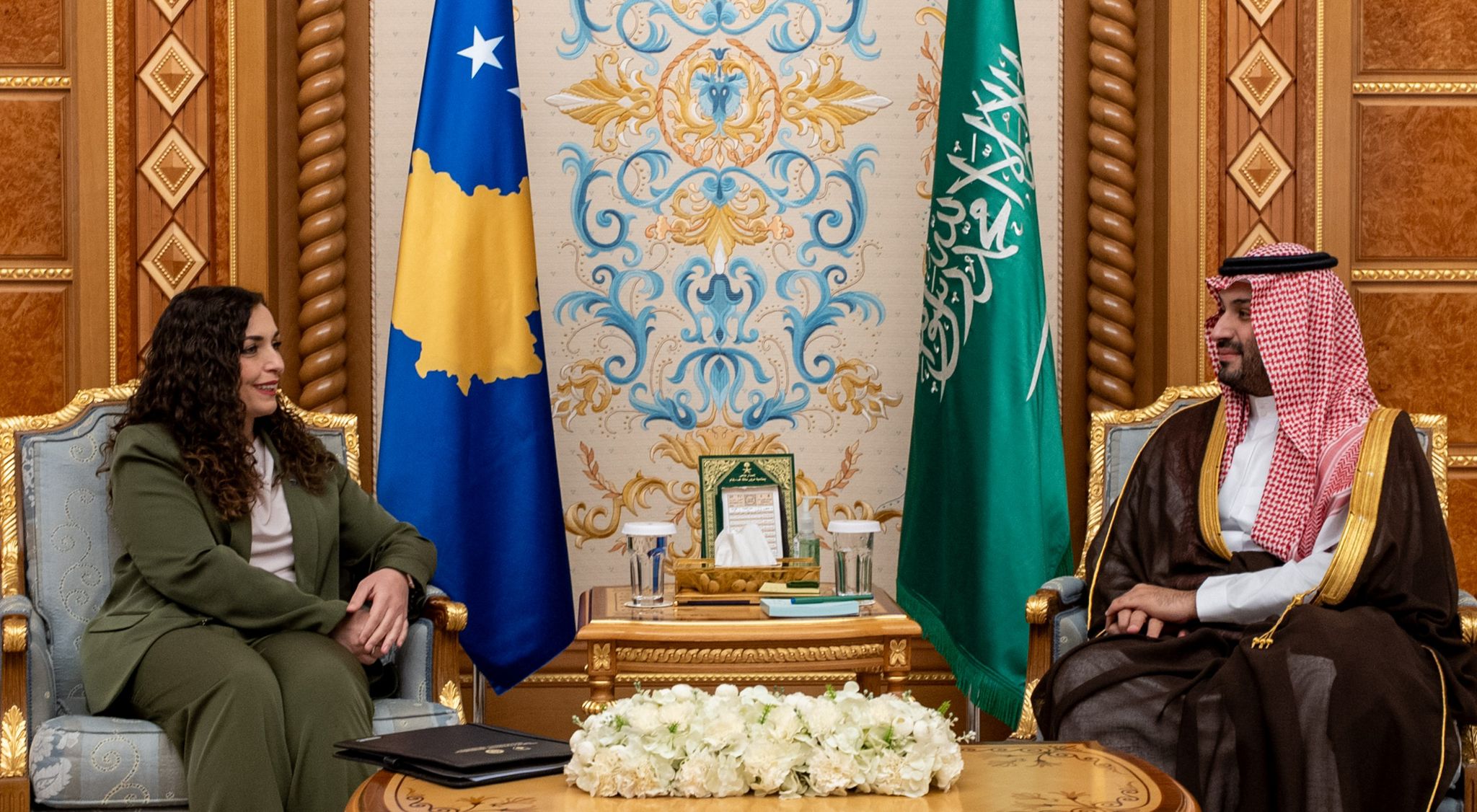 Osmani kërkoi viza elektronike për shtetasit e Kosovës gjatë takimit me Princin e Kurorës Saudite