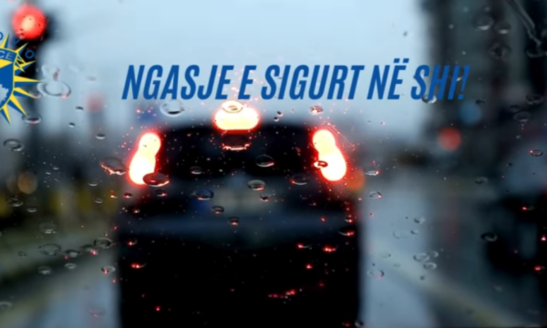Mos i qëndroni shumë afër makinës para jush, Policia e Kosovës bën apel për vozitje të kujdesshme gjatë shiut