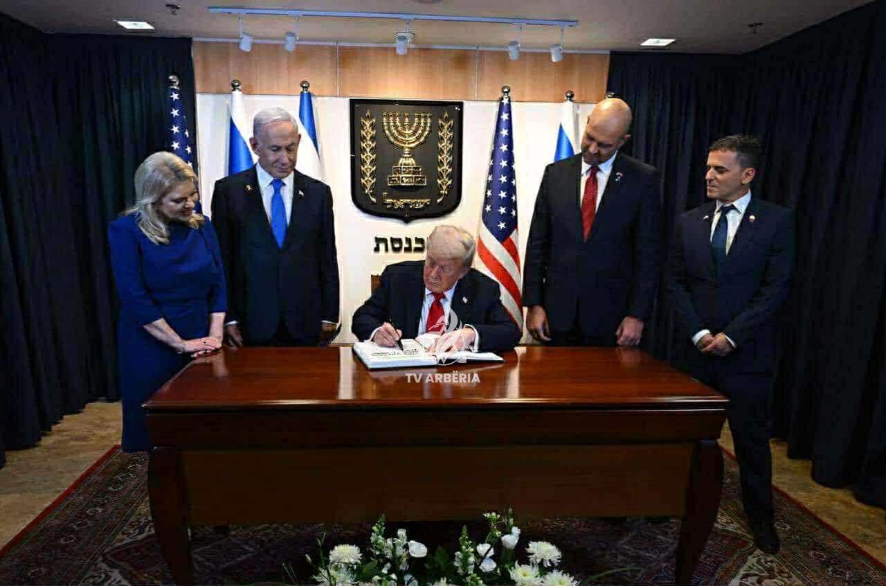Pamje ekskluzive brenda takimit historik mes Donald Trump dhe Benjamin Netanyahu
