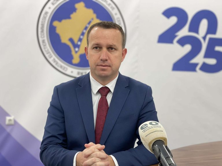 Elezi: 34 komuna përfundojnë aktivitetet, Prishtina vazhdon numërimin – rezultatet e diasporës dalin gjatë ditës
