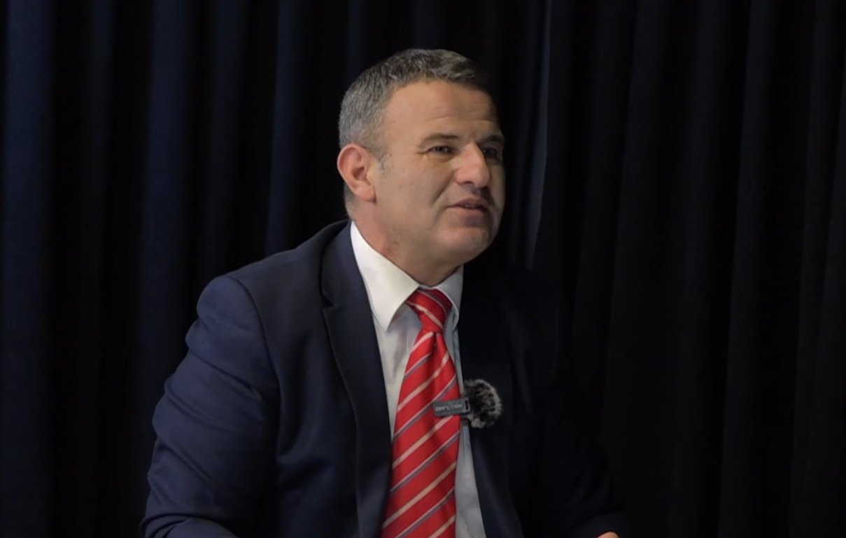 Si u reduktuan të drejtat demokratike të qytetarëve të Kosovës gjatë qeverisjes Kurti?