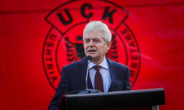 Ali Ahmeti nuk kursen mbështetjen ndaj ish-krerëve të UÇK-së: Gjykata po gjykon mbi shpifjet e Serbisë të sajuara nga Rusia