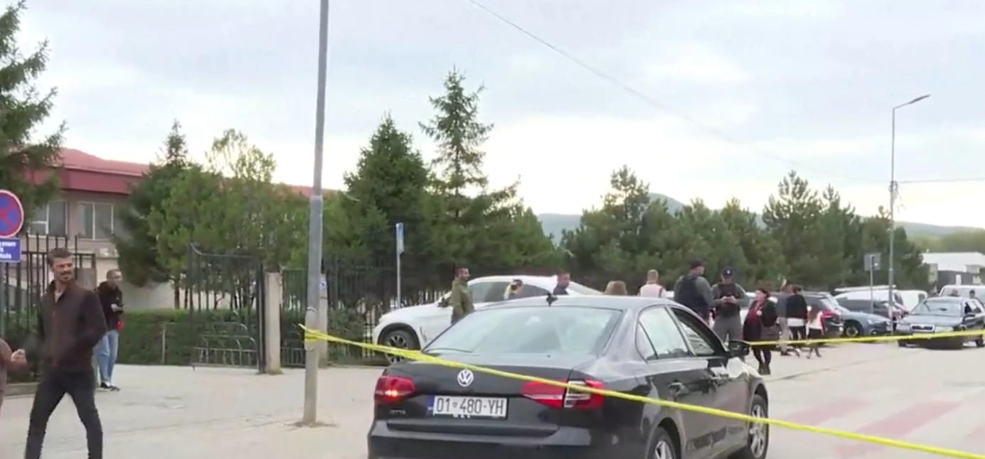Të shtëna me armë para qendrës së votimit në Komoran, s’ka të lënduar
