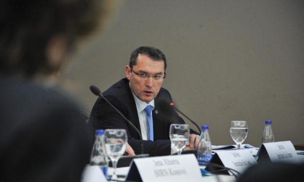 Gecaj i LDK-së: Me Vetëvendosjen as n’xhenet