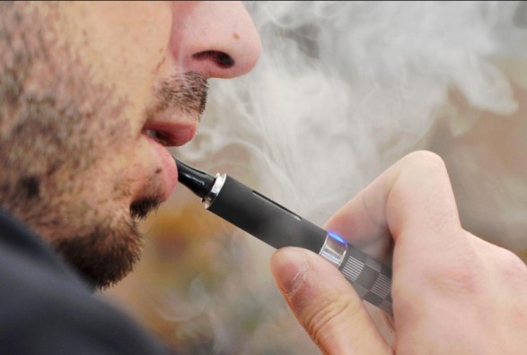 Mbi 100 milionë njerëz në mbarë botën përdorin cigare elektronike, thotë OBSH