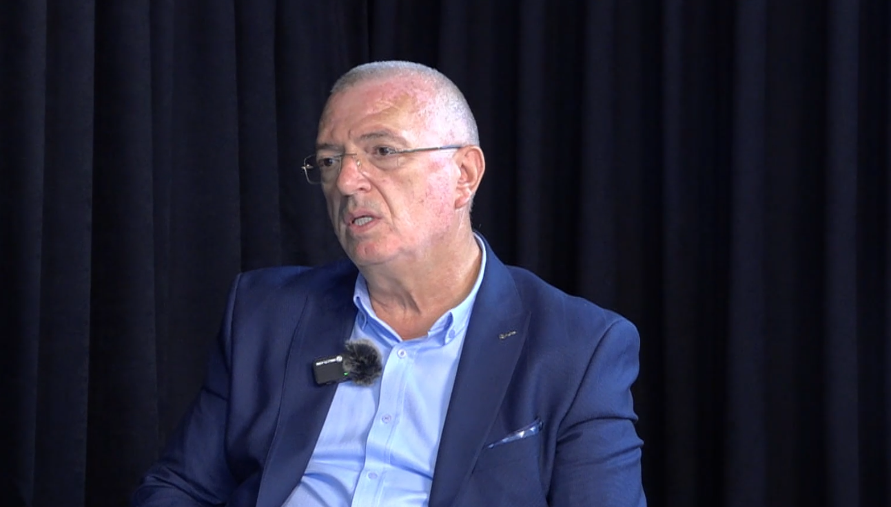 Ilir Dugolli për librin e tij të fundit: “Zëra në heshtje të shpirtit” është bashkëbisedim me vetveten dhe mendim rreth të menduarit
