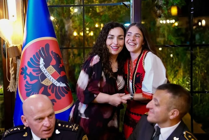 Presidentja Osmani i bëri një befasi të veçantë Malësores së Deçanit në “Darkën e Lamës”