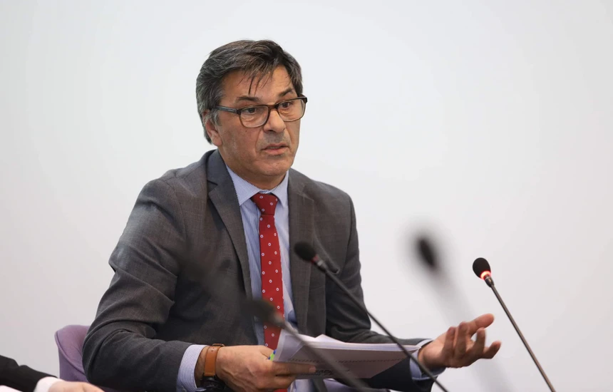 Kryeziu: Kushtetuesja sqaroi se dështimi s’ndodhi për shkak të pengesave nga komuniteti serb, por pas mosvotimit të shumicës së deputetëve