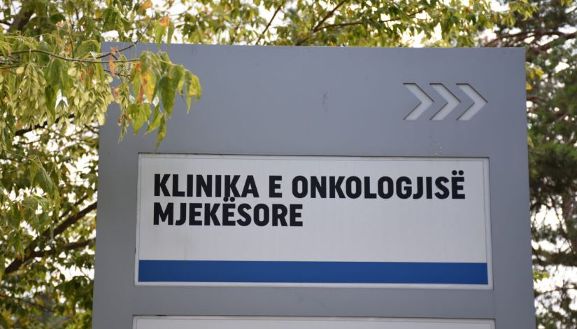 ShSKUK: Fillon shpërndarja e protezave të gjirit dhe sytjenave në Klinikën e Onkologjisë