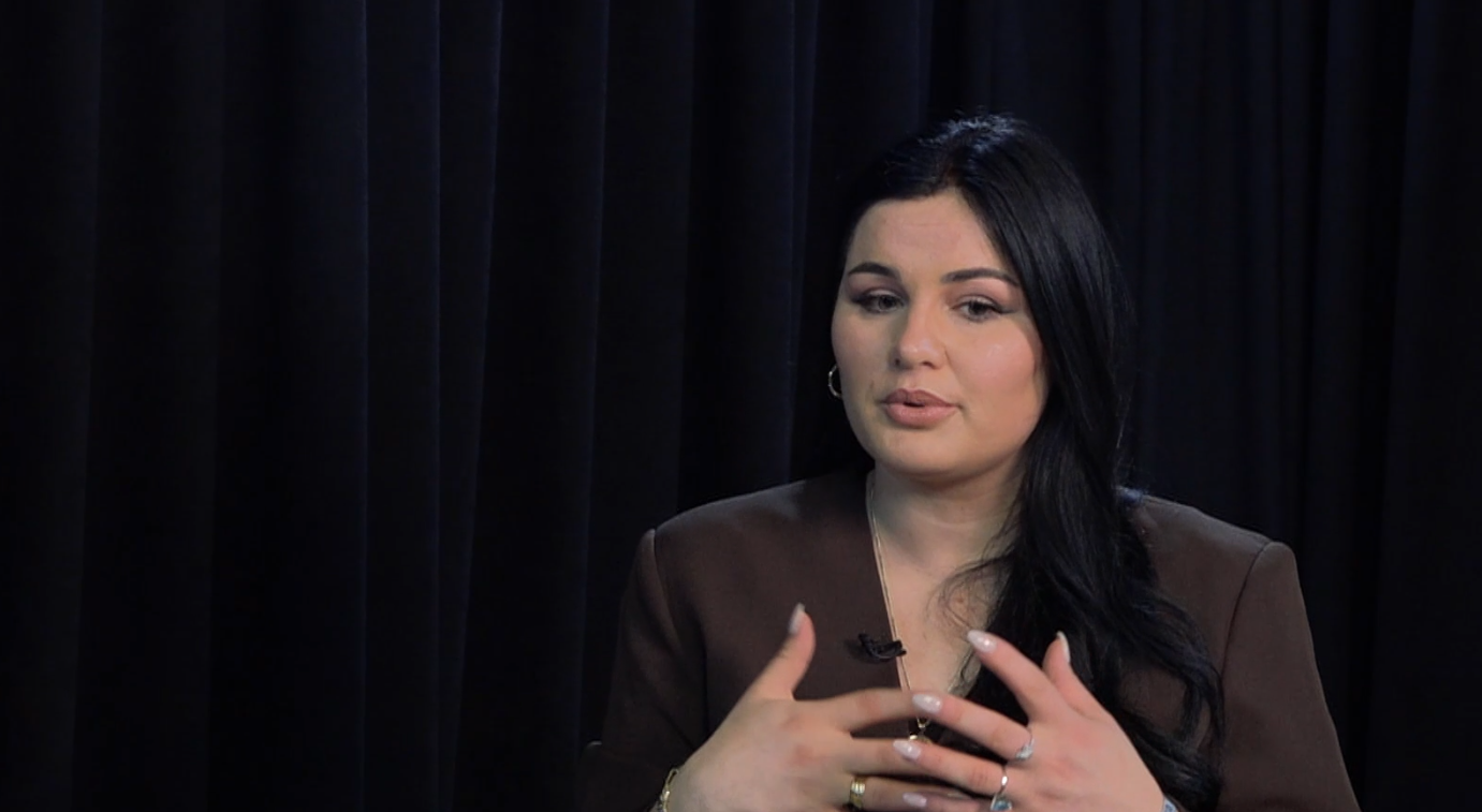 Marigona Zekaj: “Një poet asnjëherë nuk mund të marrë pauzë nga krijimtaria”