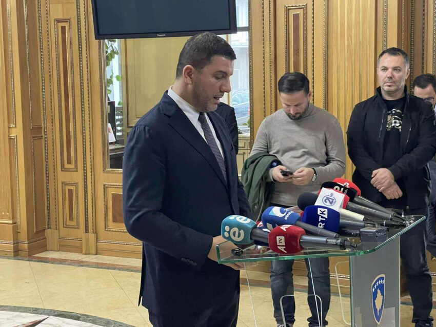 Krasniqi: Koha e qeverisjes së Kurtit ka përfunduar