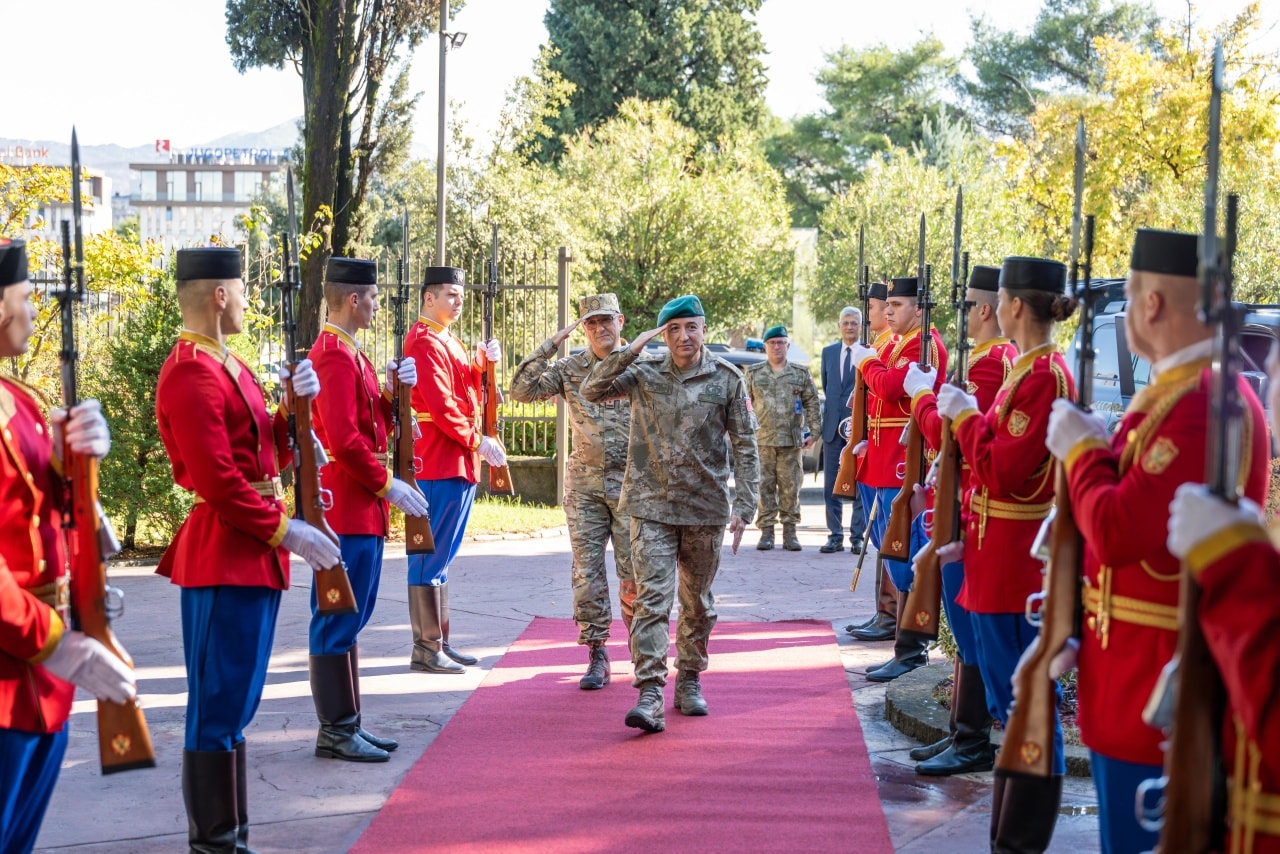 Komandanti i KFOR-it dhe ministri malazez diskutojnë për sigurinë në Kosovë dhe stabilitetin rajonal