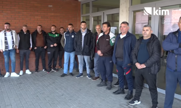 Kërcënime, shantazhe e presion para balotazhit në Kllokot, disa banorë protestojnë kundër kandidatit të Listës Srpska