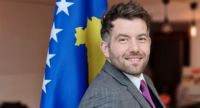 Rron Gjinovci: Vetëvendosja po fiton terren – kritikët në panik!