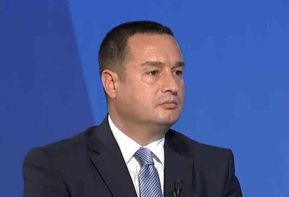 Shqiprim Pula: “Politikën si profesion e kanë fëlliqur krejt, trishtim”