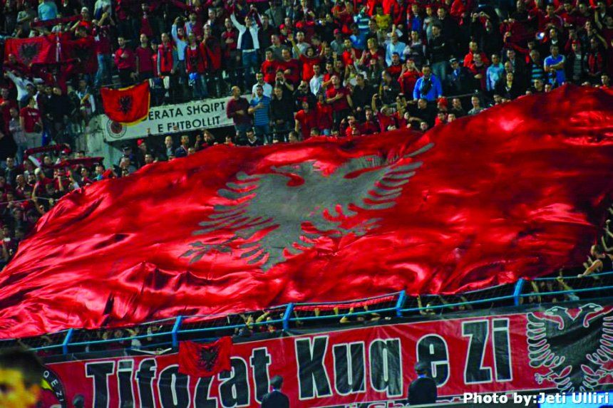 Tifozët “Kuq e Zi” bashkohen në protestën e së premtes në Tiranë