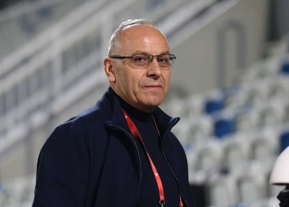 Ademi reagon për vërshëllimat ndaj Xhakës
