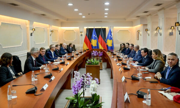 ZKM për takimin Kurti- Wadephul: U diskutua për raportet mes Kosovës e Serbisë dhe zbatimi i Marrëveshjes Bazë të Brukselit dhe Aneksit të saj