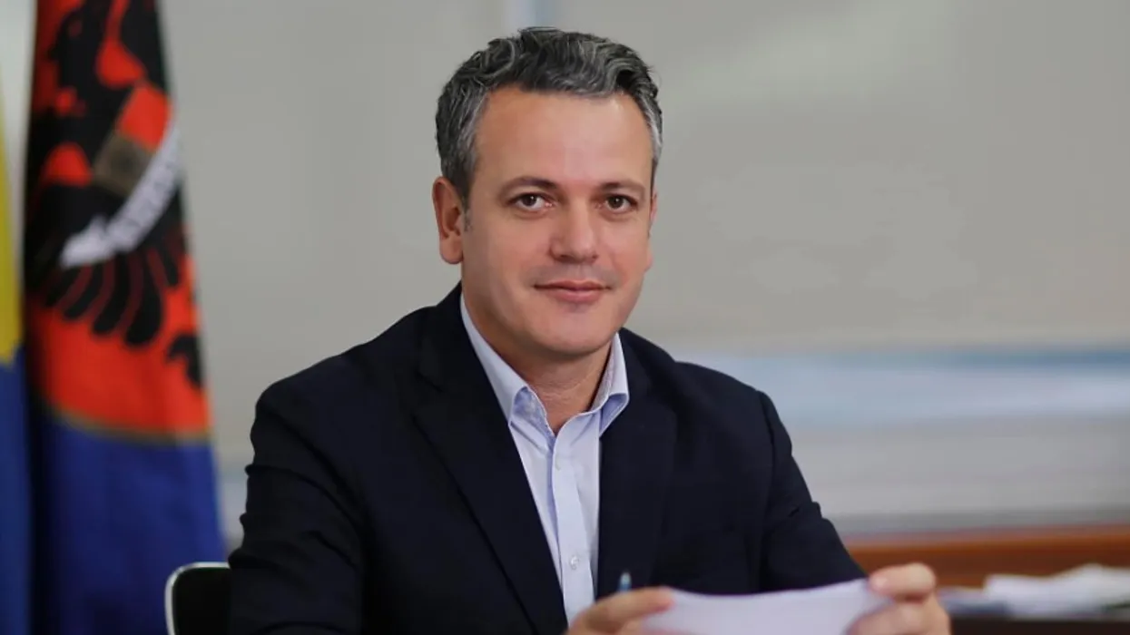 Arben Gashi: Prezenca e Agim Veliut i jep të drejtë të rikandidojë – s’ka nevojë për kërkim falje