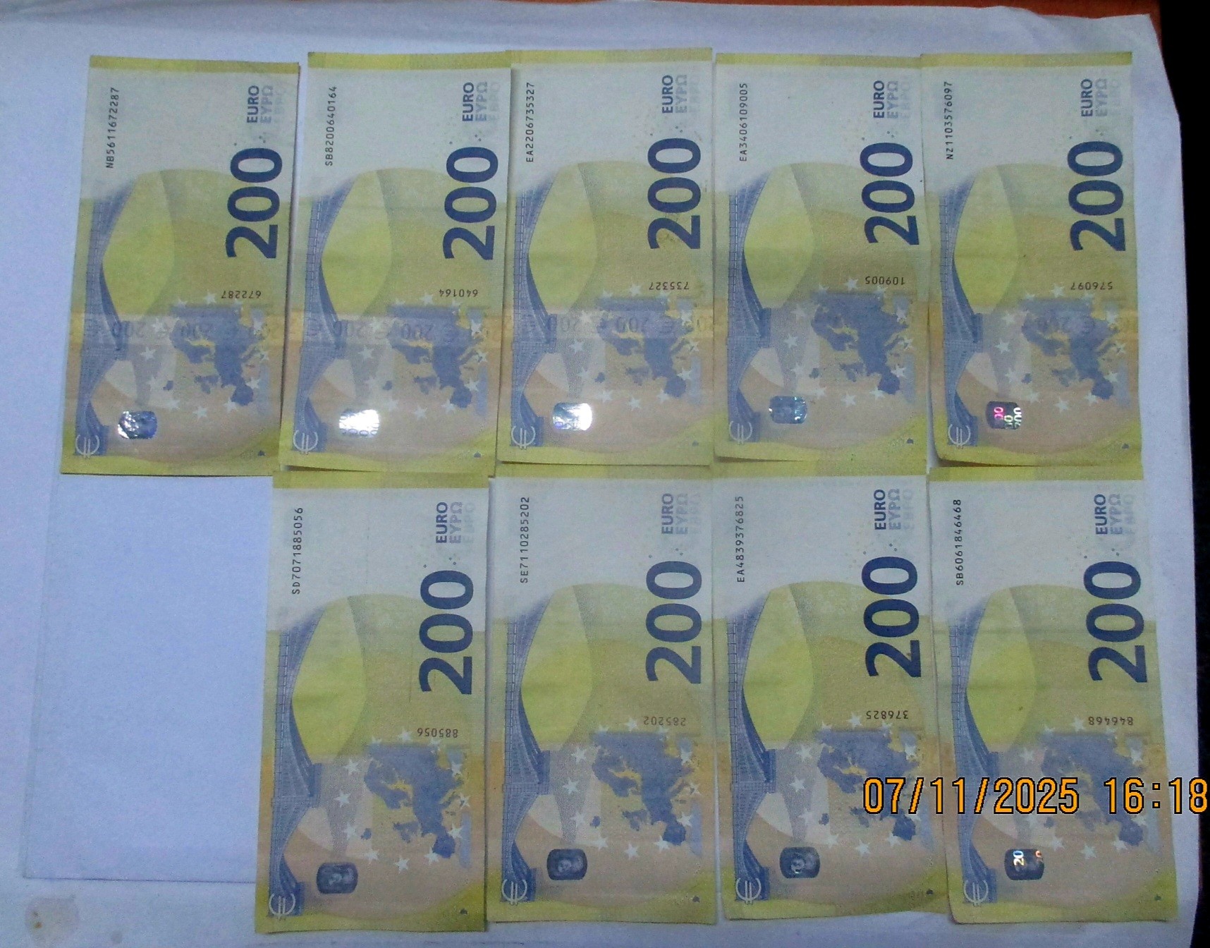 Qytetari nga Rahoveci dorëzon në polici 1,800 euro të gjetura në rrugë