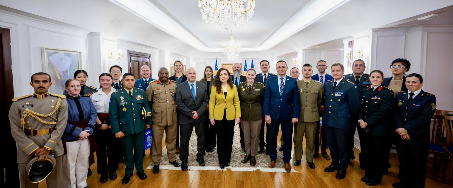 Presidentja Osmani pret përfaqësues ushtarakë nga 16 shtete: “Krenare me bashkëpunimin me aleatët tanë”