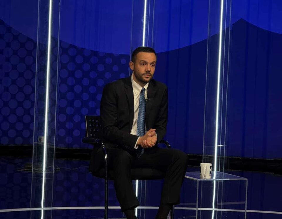 Arian Tahiri dedikim votuesve të tij: Faleminderit që më keni dhënë mbështetje, besim dhe forcë në çdo hap