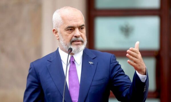 Edi Rama: Nuk do të ketë asnjë pagë nën 500 euro që nga janari në Shqipëri