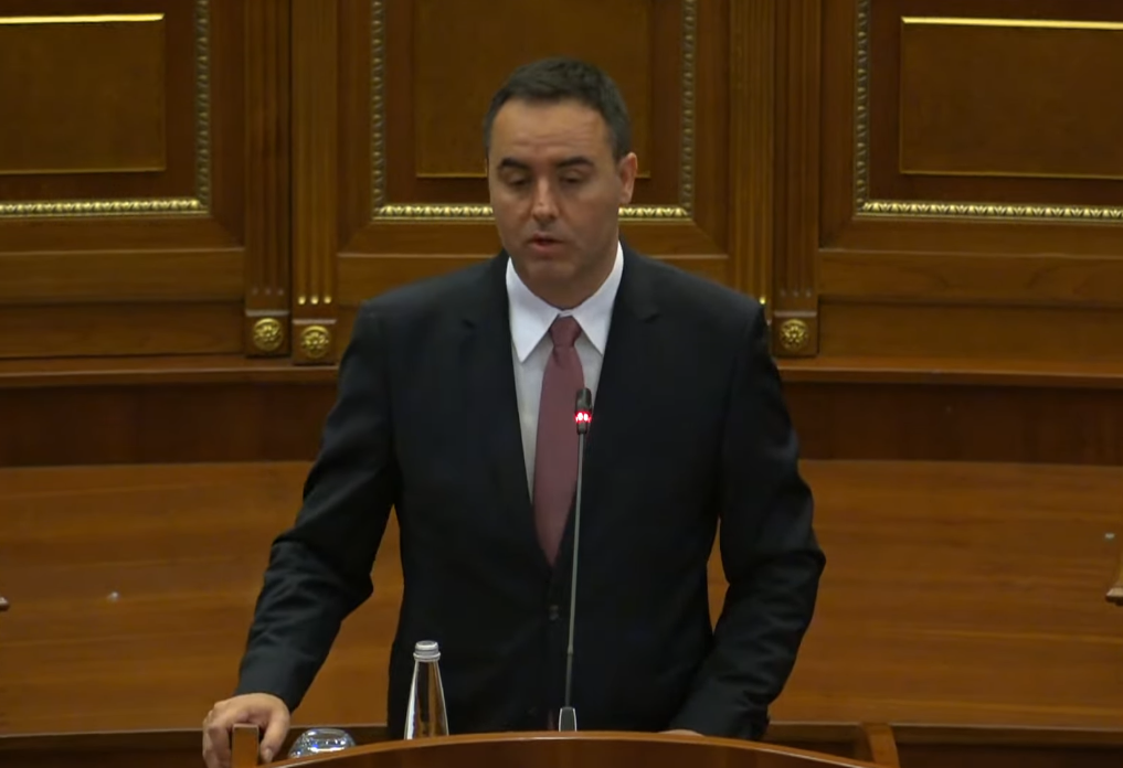 “Digjet” edhe Konjufca, s’ka vota për t’u bërë Kryeministër, vendi drejt zgjedhjeve