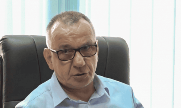 Hasani: Moszbatimi i vendimeve të Kushtetueses duhet të bëhet vepër penale, Kurtit e Osmanit s’po ua ndjen për ligjin