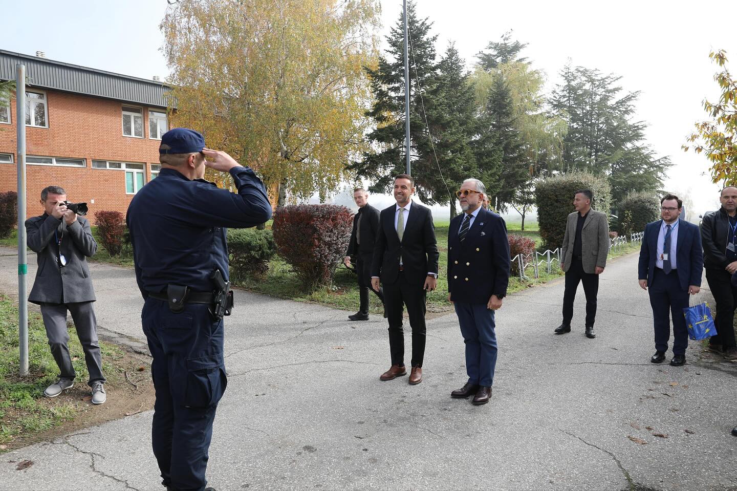 Shefi i EULEX viziton Qendrën Korrektuese të Dubravës, vlerëson përparimet e ShKK-së