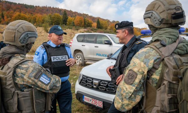 KFOR dhe Policia e Kosovës gjejnë 10 detonatorë në Leposaviq
