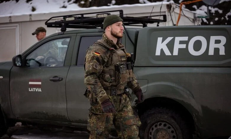 Zhvillimet në kufirin Kosovë – Serbi, KFOR: “Po kryhen hetime, të mos ketë veprime që rrisin tensione”