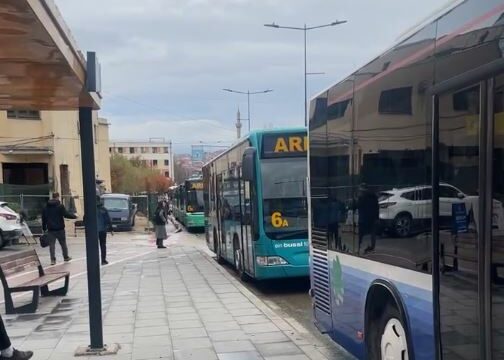 Përfundon protesta e punëtorëve të transportueseve publikë dhe privatë, Gashi: Nëse s’arrihet një rezultat, e vazhdojmë grevën